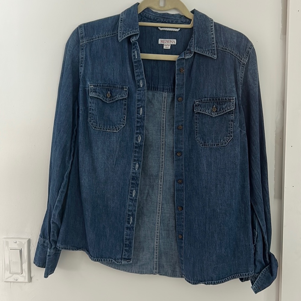 Jean button down great condition size xs